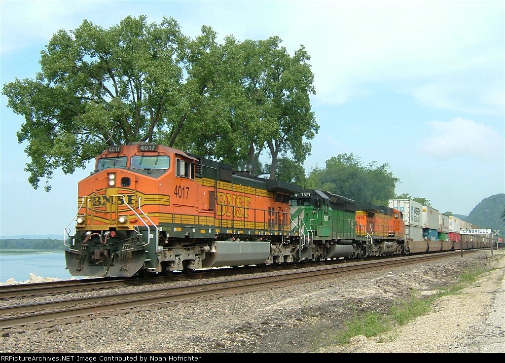 BNSF 4017